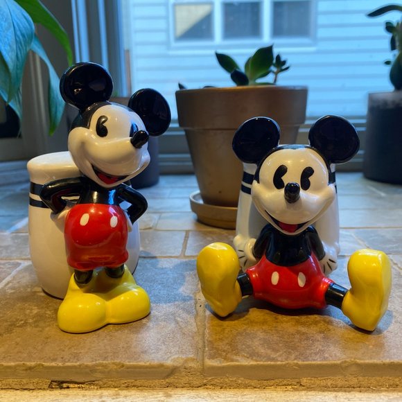 Mickey and Minnies Mouse Salt and Pepper Shakers Limited Edition - Picture 2 of 6